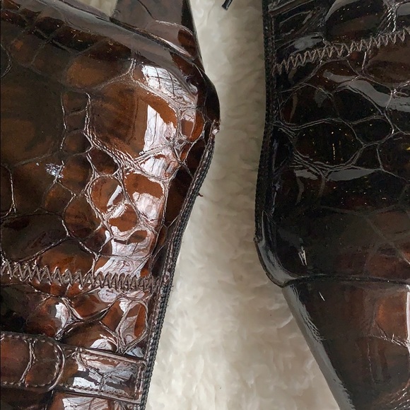 Stuart Weitzman Tortoise Brown Booties. 7 - Picture 6 of 6